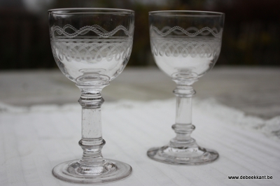 Antiek guilloche glas